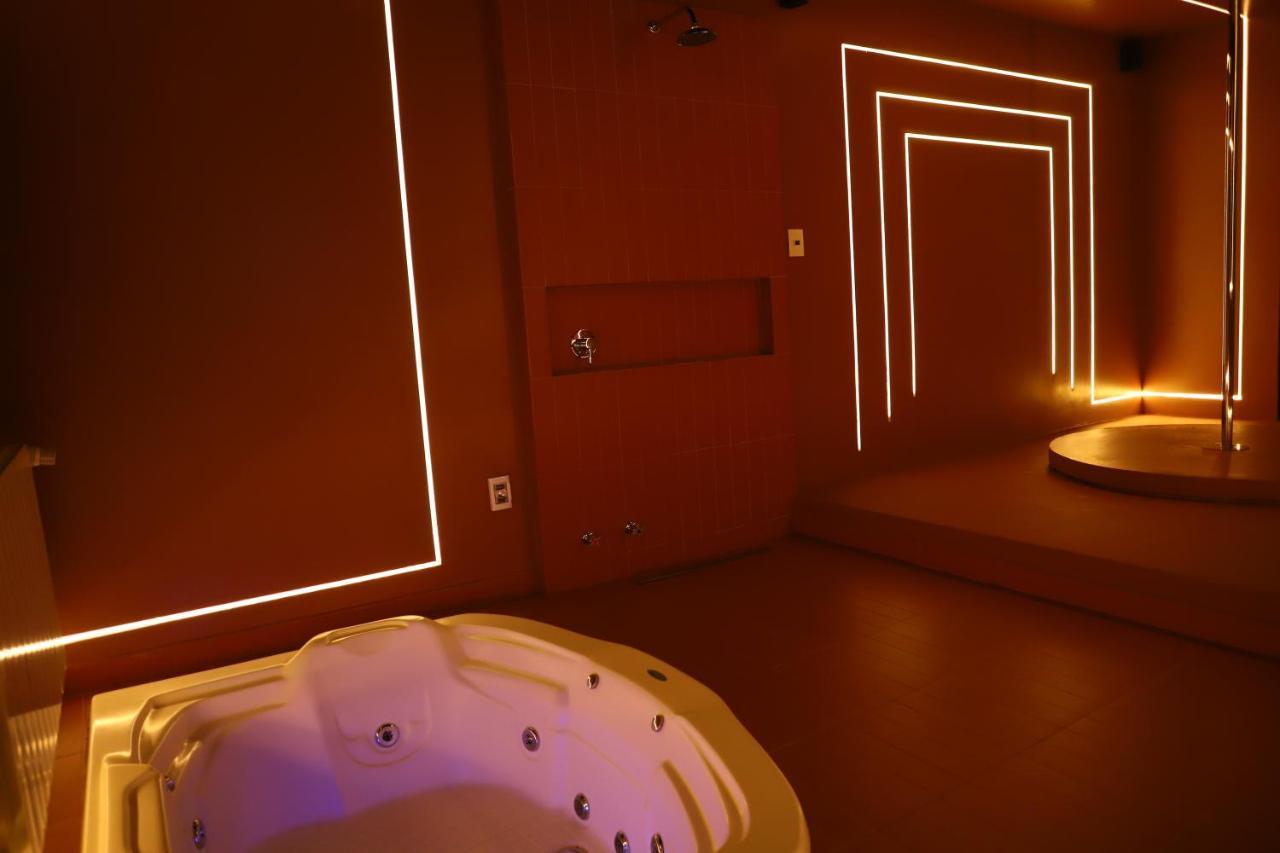 Luv Gardens Motel - Adults Only Caxias do Sul Exteriér fotografie